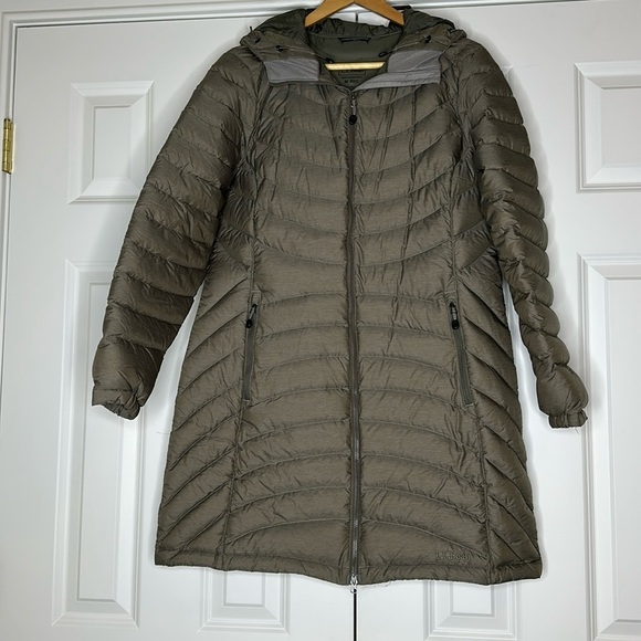 L.L.Bean Women’s 850 Ultralight Down Hooded Coat SzM - Picture 1 of 10